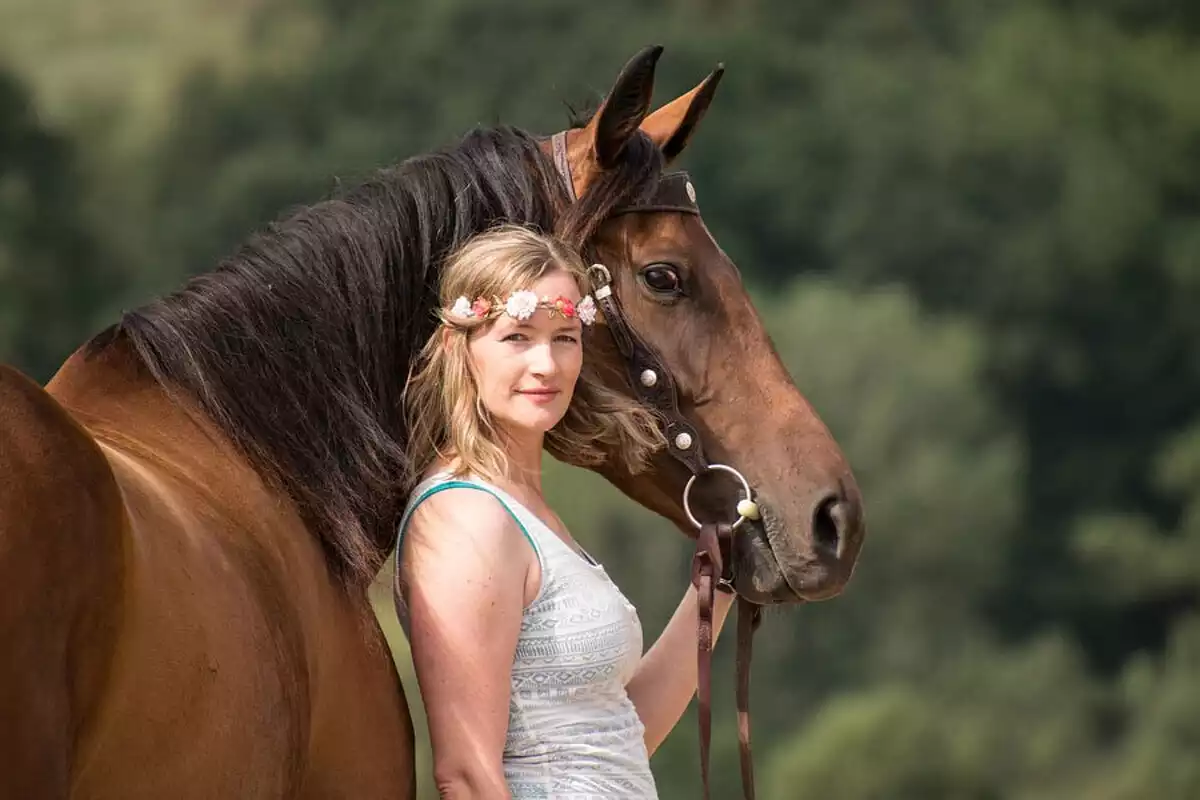 Épona, la diosa celta de los caballos, la fertilidad y la sanación con cristales