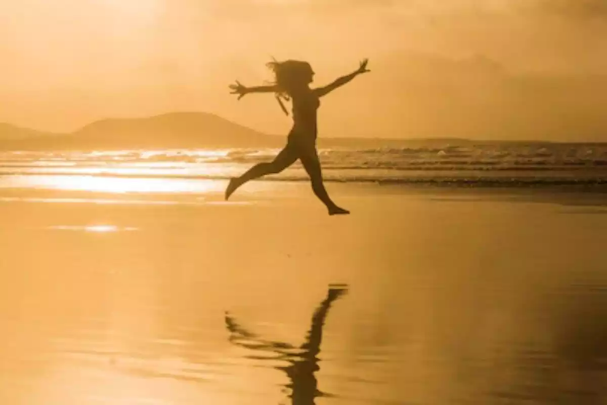 Foto de mujer corriendo