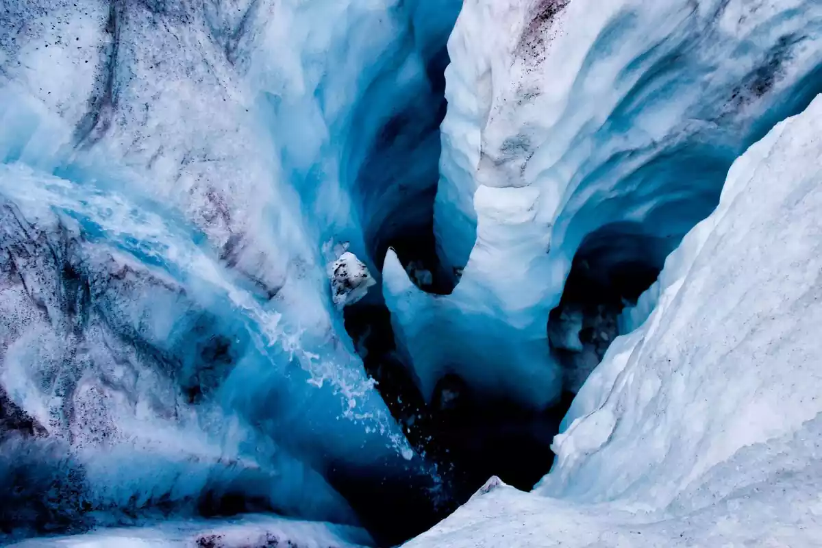 Primer plano de un abismo helado