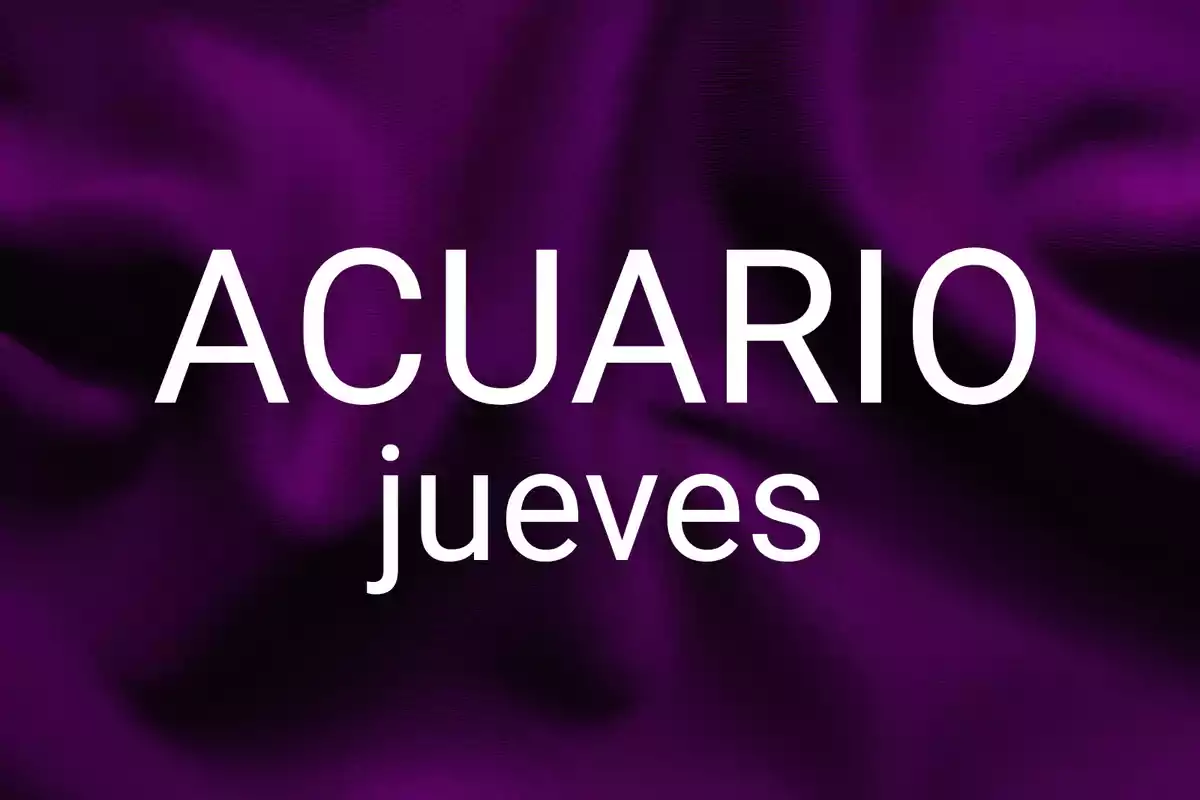 Fondo morado con las palabras Acuario y jueves en letras blancas